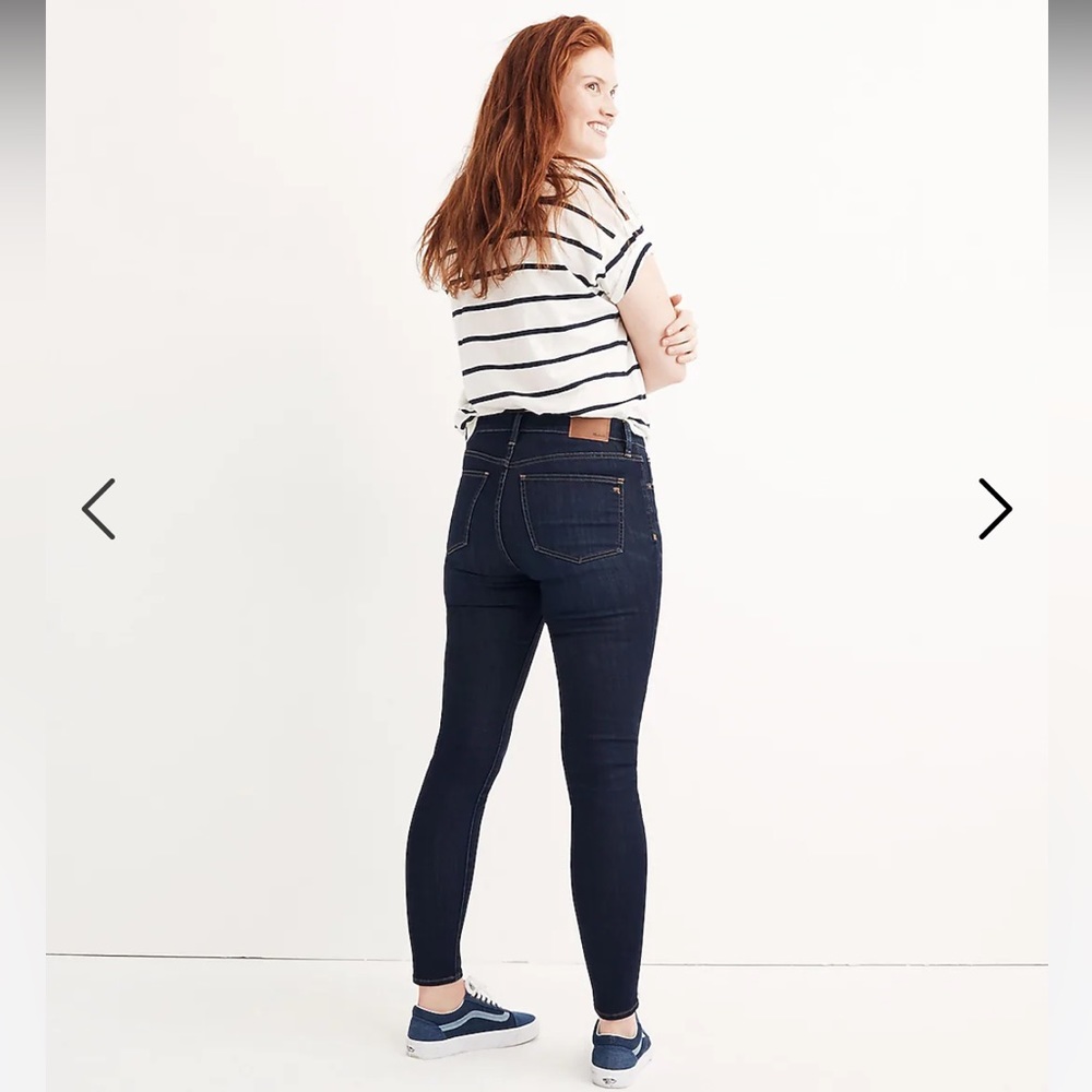 Madewell Petite 9" Mid-Rise Skinny Jeans in Larkspur Wash: TENCEL™ Denim Edition - Picture 3 of 11